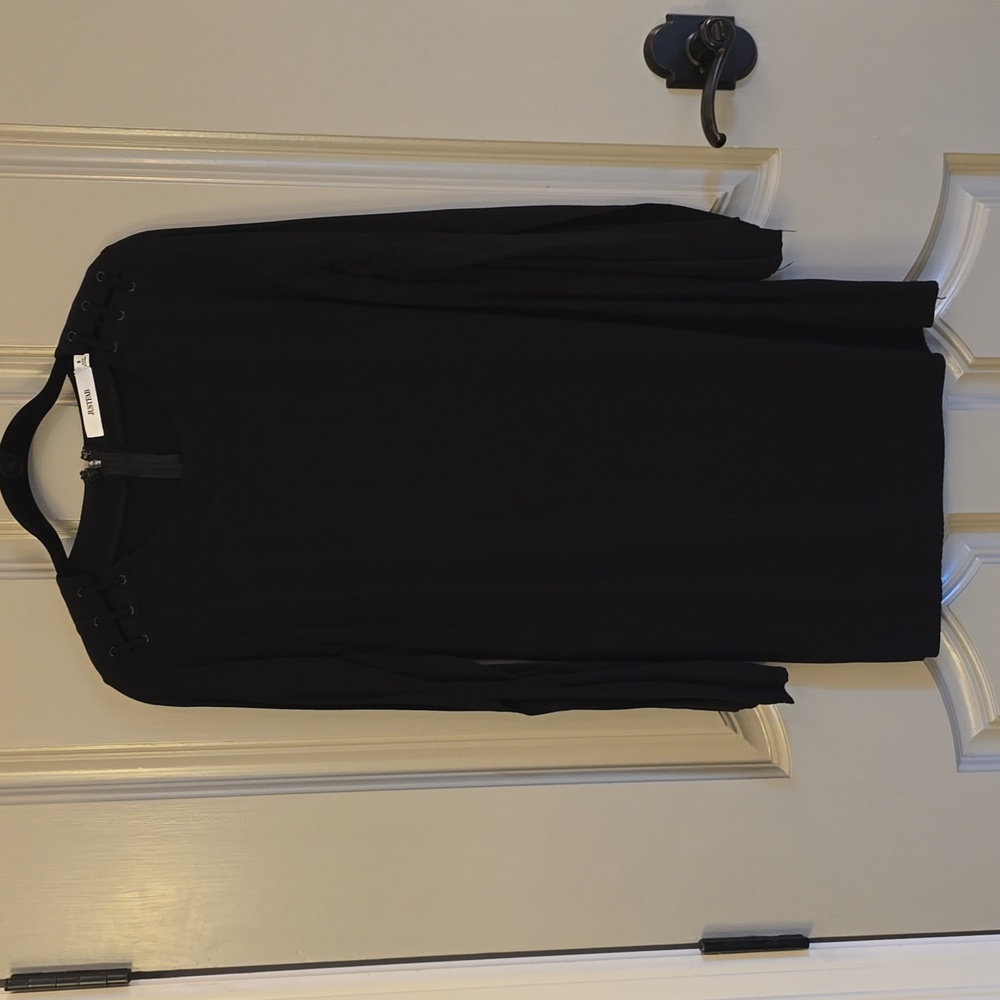 #5 Ligjtweight Black Dress